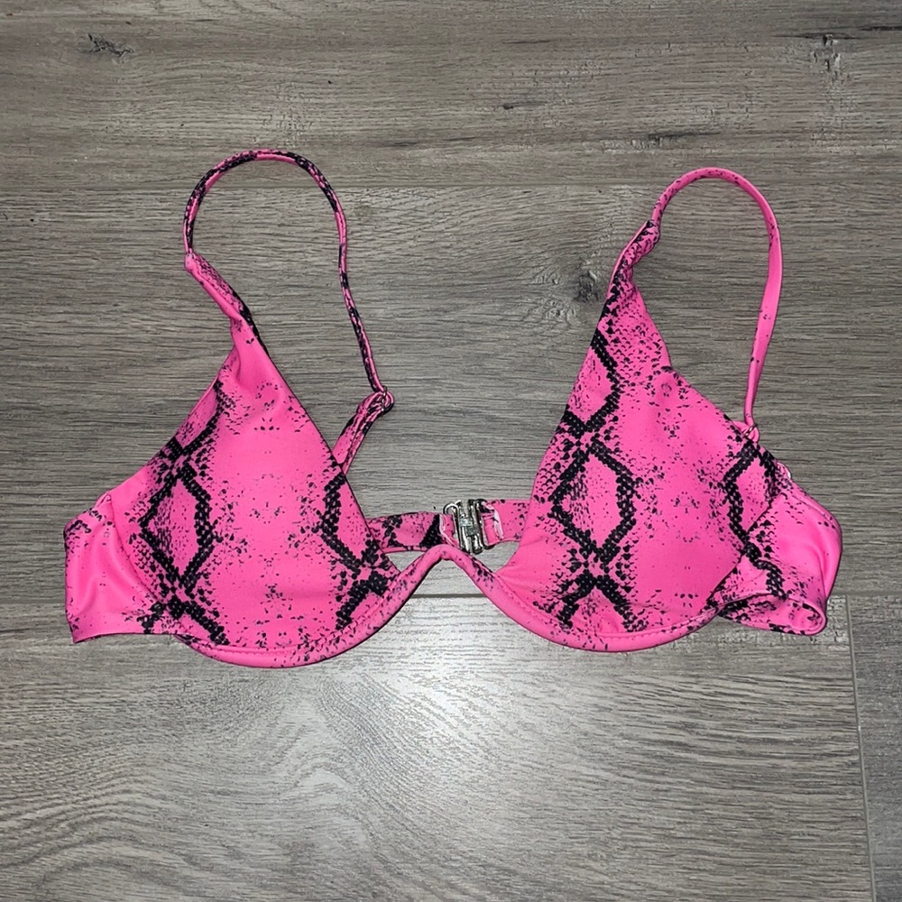 I snake print bikini top